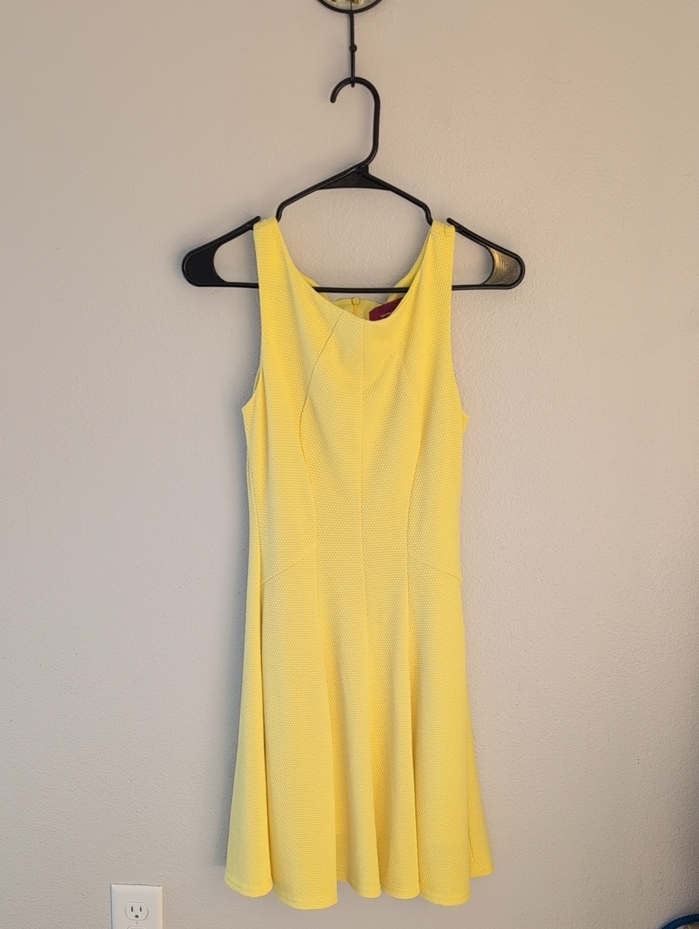 Red by Saks Fifth Avenue Yellow Sleeveless A-Line Lined Dress Medium M Stretchy